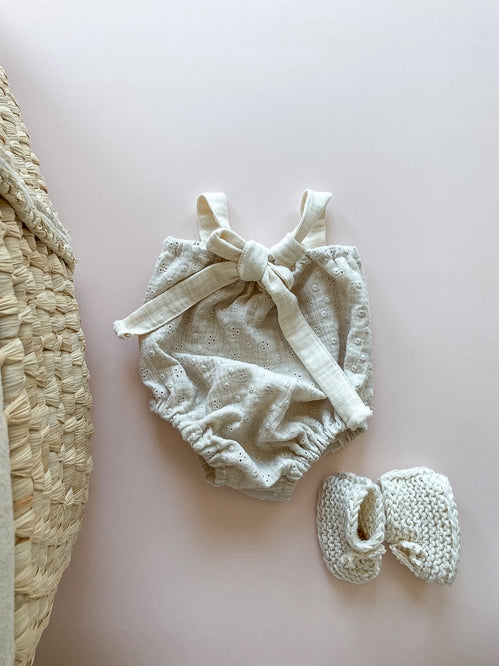 Lori Embroidered muslin fluffy Cream (-50%)