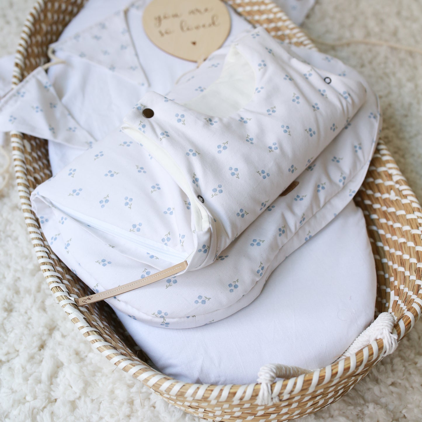 Saco de dormir para bebé branco blue berries em musselina