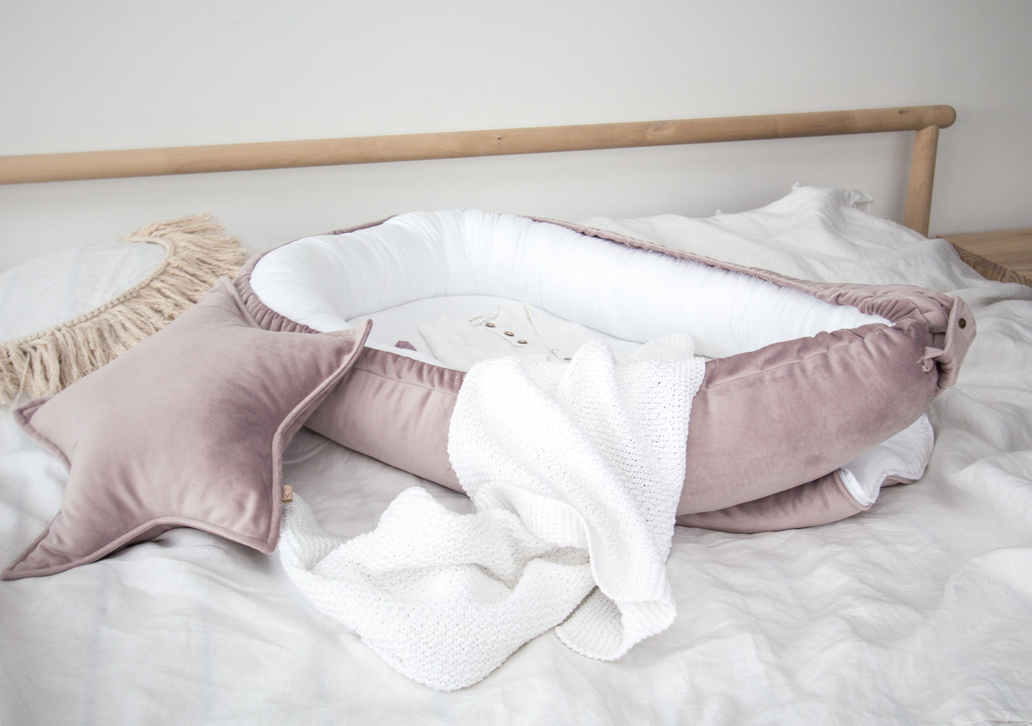 Cotton nest with heather pink outline