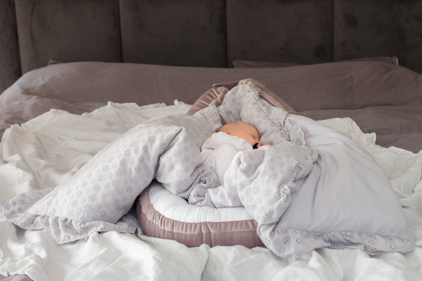 Cotton nest with heather pink outline