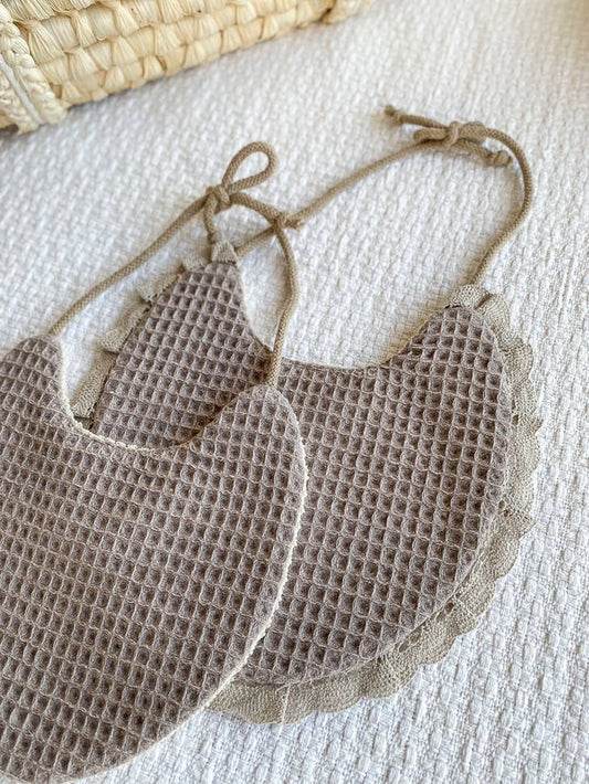 Dark beige waffle bib (-50%)