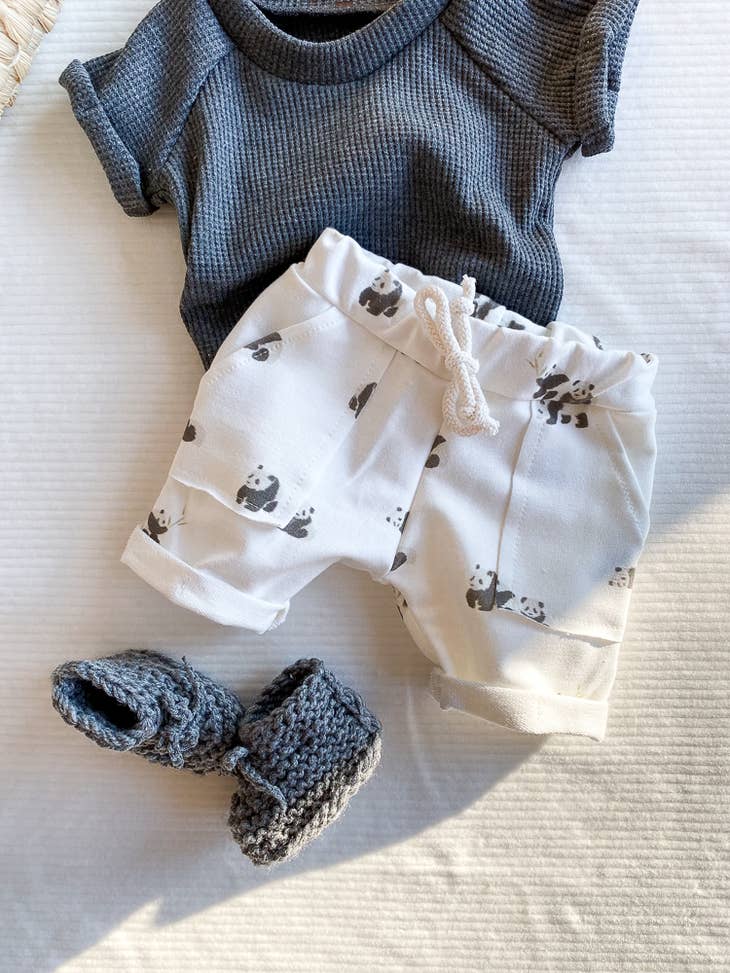 Conjunto de camiseta y short panda (-60%)