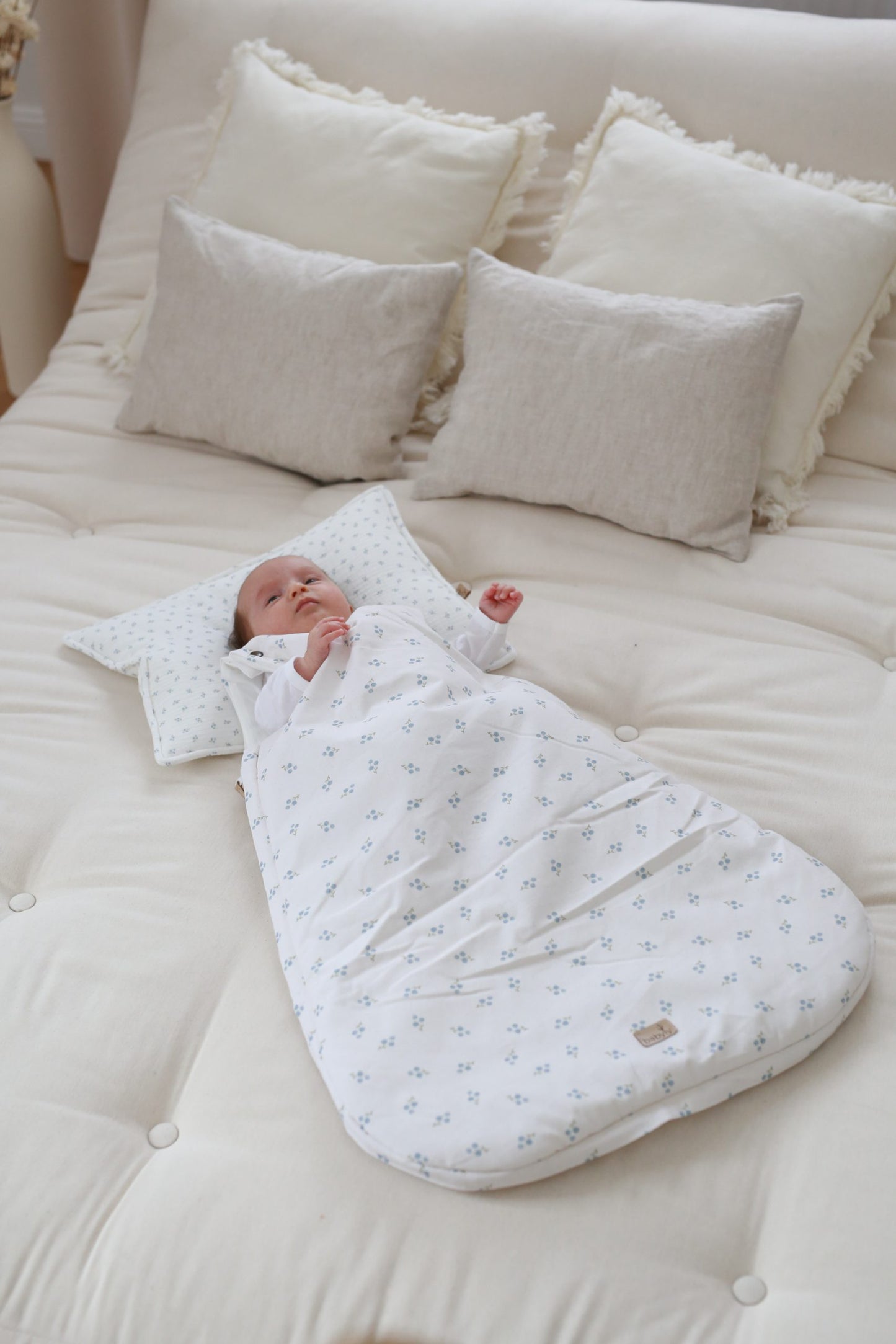Saco de dormir para bebé branco blue berries em musselina