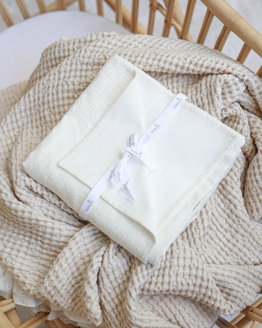 Swaddle de musselina bordado