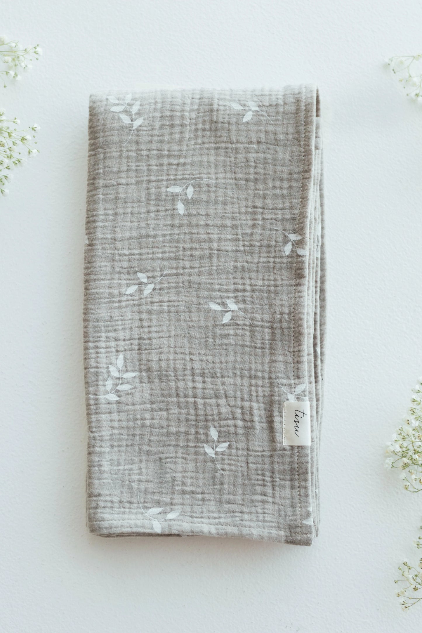 Swaddle de musselina de algodão TISU Beige Leaves - Conforto e Suavidade para o Bebé
