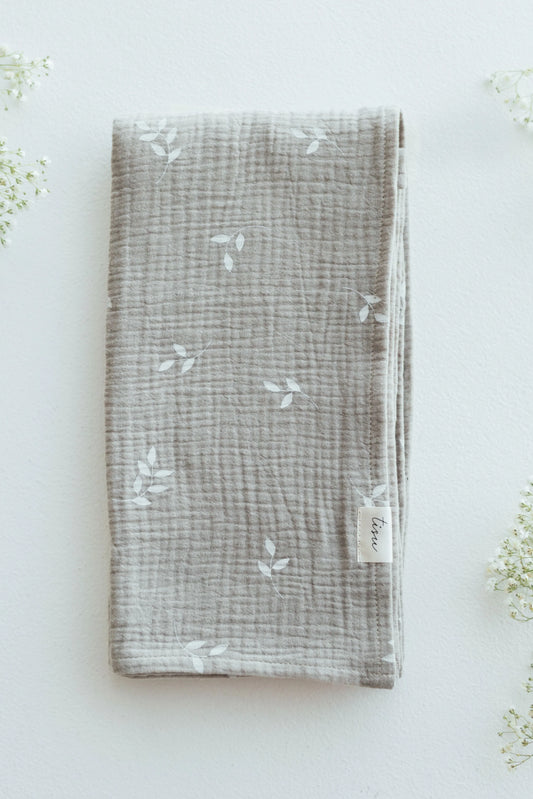 Swaddle de musselina de algodão TISU Beige Leaves - Conforto e Suavidade para o Bebé