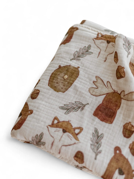 Manta de bebé woodland cru suave e delicada (Brevemente disponível)