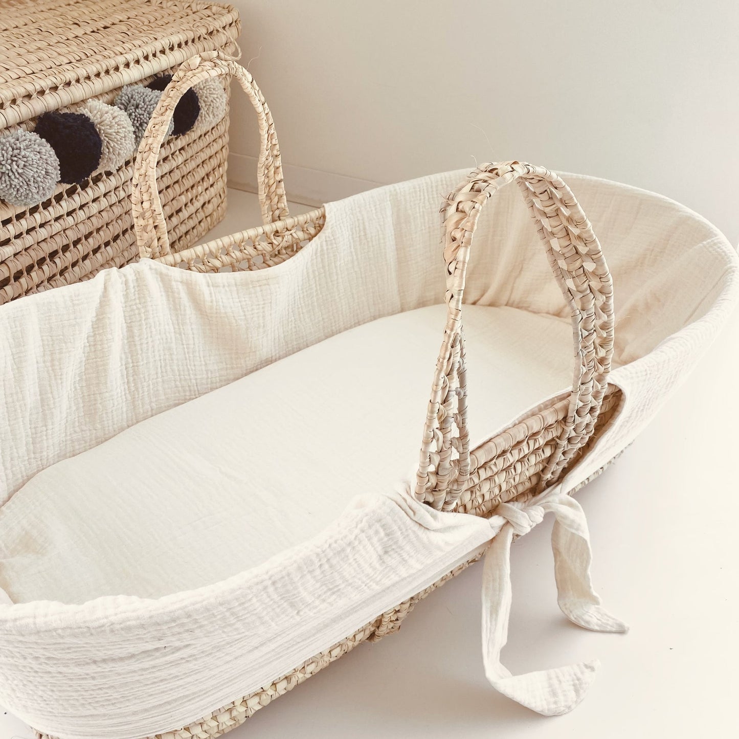 Carrycot (Moses Basket) Cream Muslin