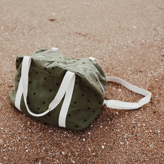 Bolso de maternidad con corazones verde bosque (-20%)