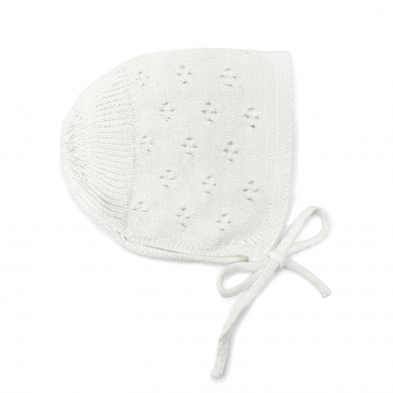 Touca em tricot milky white do conjunto de bebé recém-nascido