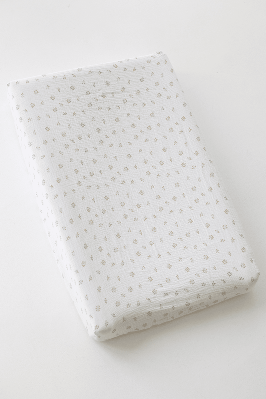 Cream Daisies Muslin Changing Mat Cover (-20%)